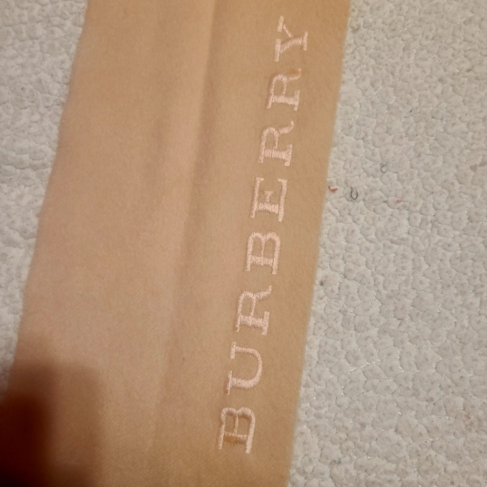 Pink cashmere burberry scarf